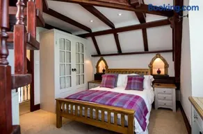 The Old School - A Luxurious Countryside & Coastal Retreat - Image 5