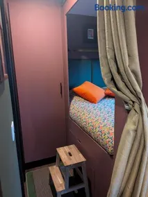 Tranquil Off-Grid Cabin - Image 4