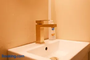 Stylish Cabin by Mackinac - Image 3
