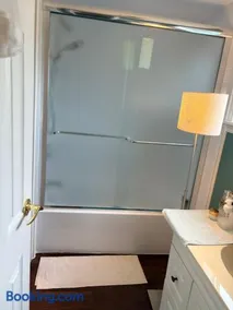 Comfortable Stay In Beautiful Home - Image 1