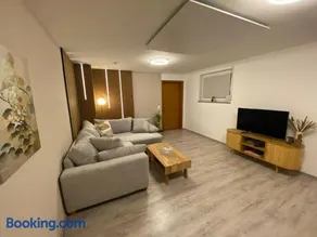 Gemütliche Souterrain Wohnung Nähe Phantasialand mit Parkplatz, Monteure nicht gestattet - Image 3