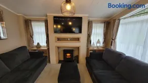 LUXURY PEACEFUL LODGE on edge of New Forest and 800m from sea ENTERTAINMENT and LEISURE PASSES INCLUDED - Image 5
