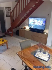 Maison avec piscine dans petit village House in small village - Image 3