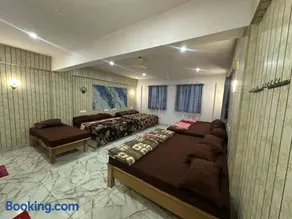 The Royal Palace & KGN Rooms & Restaurants - Image 3