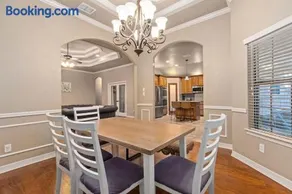 NEW Killeen house 8-10ppl families & groups pets - Image 4