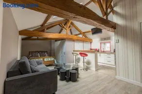 Maison accueillante à Mouterre-Silly avec jardin et cheminée - Image 1