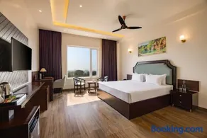 Clarks Inn Suites Dhanbad - Image 4