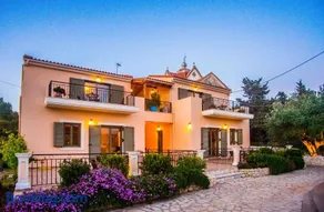 Maniata Holiday Apartments - Image 1