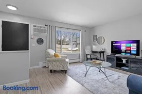 Bright & Comfy 1 Bedroom Flat - Hollywood Suites - Image 3