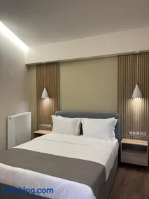 11 Luxury Apartments.. - Image 1