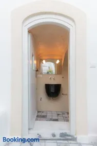 Tritiani Traditional Home - Image 3