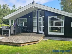 Enchanting Holiday Home in Hadsund With Whirlpool - Image 3