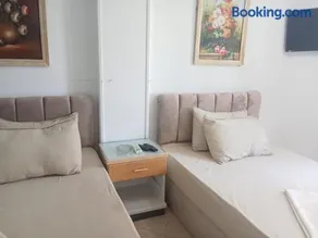 suite 1 f3 or f4 villa114 2beds garden viwe Green Beach - Image 3