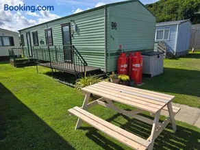 Beautiful 2 bedroomed mobile home - Image 1