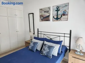 Triplex Adosado de cuatro dormitorios de esencia marítima a 2 minutos de la playa! - Image 2