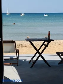 Cave Beach House Milos - Image 3