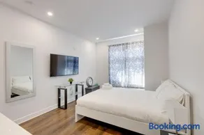 Newly Renovated Studio in central montreal - Image 1