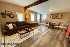 Hoppy Hill Farm House - Image 3