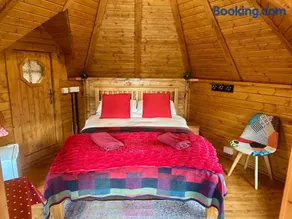 The Nest Glamping Pod - Image 2