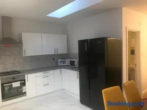 The Dartford 5 Bedrooms & 2 Bathrooms Beautiful House - Image 2