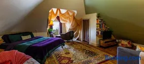 Centrally Located With Lake Views - Image 1