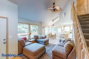 Tanya's Beach Retreat - Image 2