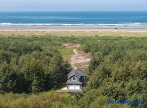 Ocean Views, Beach Access, Vacation Beach House - Image 2