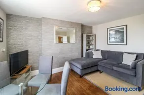 The Fraya Suite at Sterling house Short Stays - Image 2