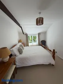 Hayloft Cottage, Family Friendly Devon Countryside Cottage, Master En-Suite, Sleeps 6, Country Side Views & Tarka Trail Access - Image 3