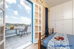 Nick & Debbie's Two-Storey Apartment - Image 4