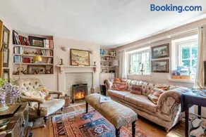 2 Bed in Cirencester oc-hic05 - Image 2