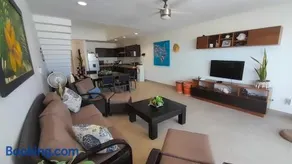 Villa Cos beachfront house - Image 3