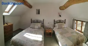 Lupin Cottage at Boningale Manor - Image 4