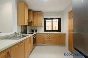 3 bedroom apartment, with private garden and terrace, in Puerto Banús - Image 4