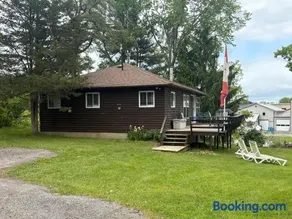 River Front Year Round Cottage - Image 1