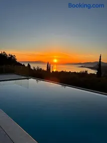 Mani Senses Luxury Villa - Image 1