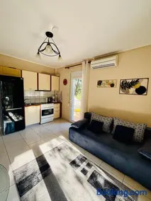 Sunny Family Apartment - Image 2