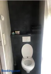 Tiny house for 2 with private garden - Image 4