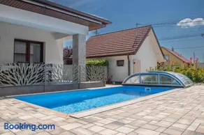 Luca Villa - Image 2