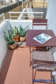 Contemporary Duplex by the Beach - Image 1