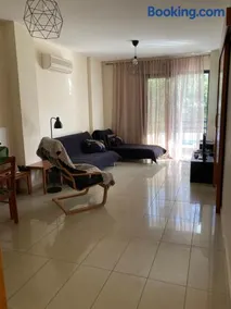 St. Lazaros Seaside Apartment - Image 2