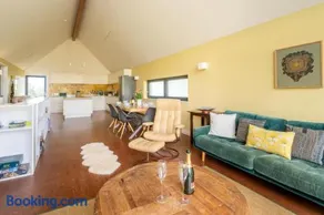 Sedge House, Eastbridge, Close to the coast, RSPB Nature Reserve, Dunwich, Sizewell and Leiston - Managed by Aldeburgh Coastal Cottages - Image 4