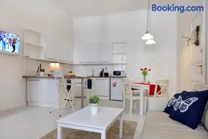 Paris Apartment - Image 3