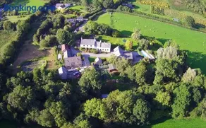 Farm Stay with animal experiences, 30 minutes to Exmoor & Beaches, Pet friendly, Outdoor heated pool, Games barn, fast WiFi and parking - Image 3