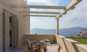 Villa Itis Luxury Suite with Balcony, Panoramic View & Jacuzzi - Image 1
