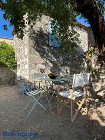 Tsagalo House - Image 1
