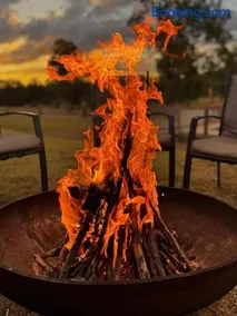 Hunter Valley Wine Country Escape - Spa, Pool, Firepit and Woodfired Pizza Oven - Keldan On Bell - Image 3