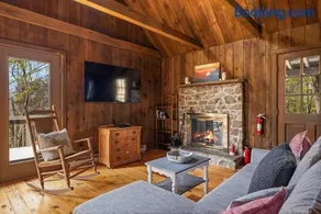 Cozy cabin w grill deck & game room - Image 1