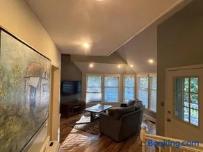 Quiet and secluded home close to TIEC - Image 1