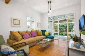 Paws Up Cottage - Image 1